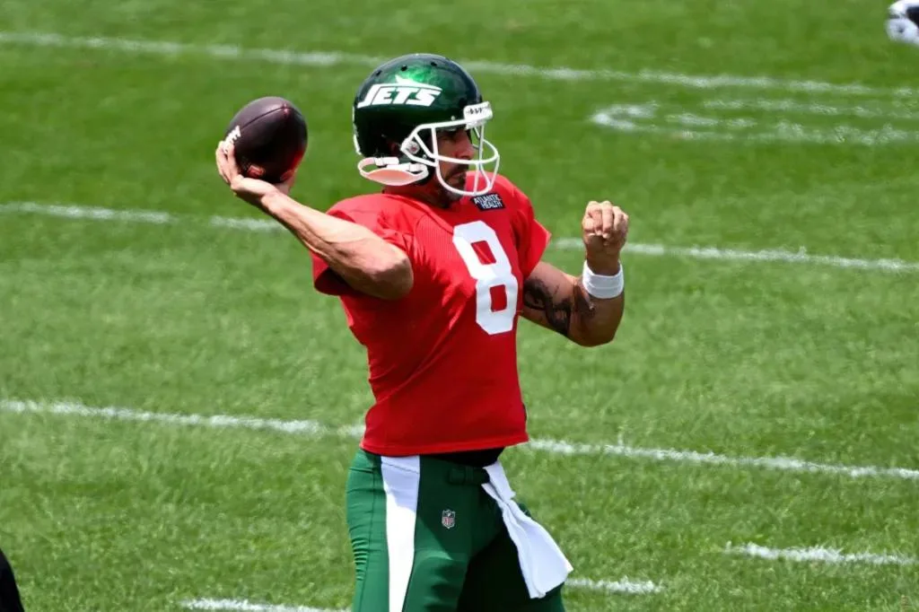 Aaron Rodgers-led Jets offense takes it to Giants in joint practice